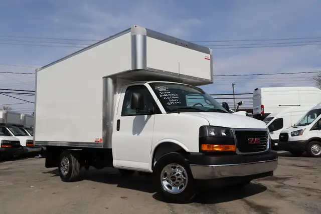 GMC Savana Cargo CUBE 12 PIEDS DECK 6.6 LITRES / CAMION NEUF / 1 - Photo 3