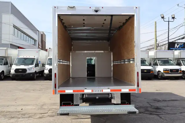 GMC Savana Cargo CUBE 12 PIEDS DECK 6.6 LITRES / CAMION NEUF / 1 - Photo 14