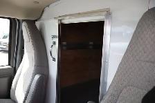 GMC Savana Cargo CUBE 12 PIEDS DECK 6.6 LITRES 12 KM / CAMION NE - Photo 4