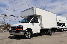 GMC Savana Cargo CUBE 12 PIEDS DECK 6.6 LITRES 12 KM / CAMION NE - Photo 8