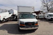 GMC Savana Cargo CUBE 12 PIEDS DECK 6.6 LITRES 12 KM / CAMION NE - Photo 11