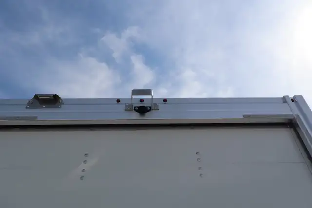 GMC Savana Cargo CUBE 12 PIEDS DECK 6.6 LITRES 12 KM / CAMION NE - Photo 17