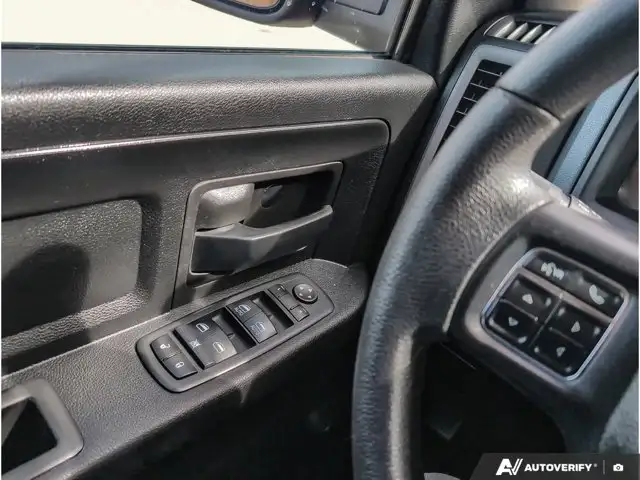 2019 Ram 1500 Classic Express | 5.7L Hemi | Low KM | Night - Photo 21