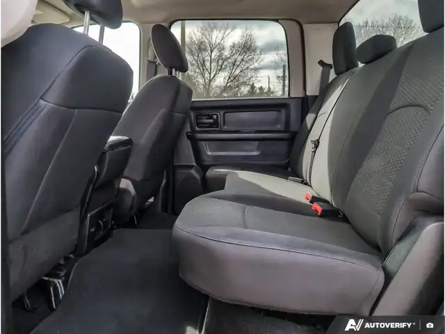 2019 Ram 1500 Classic Express | 5.7L Hemi | Low KM | Night - Photo 27