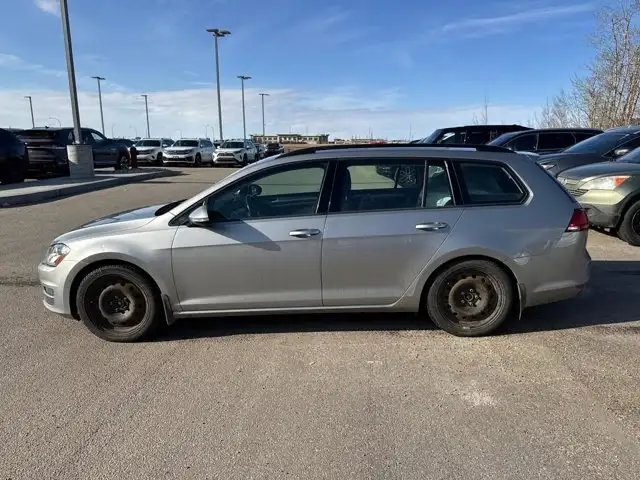 2017 Volkswagen Golf SportWagen - Photo 2