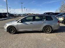 2017 Volkswagen Golf SportWagen - Photo 2