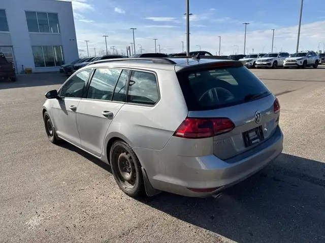 2017 Volkswagen Golf SportWagen - Photo 4