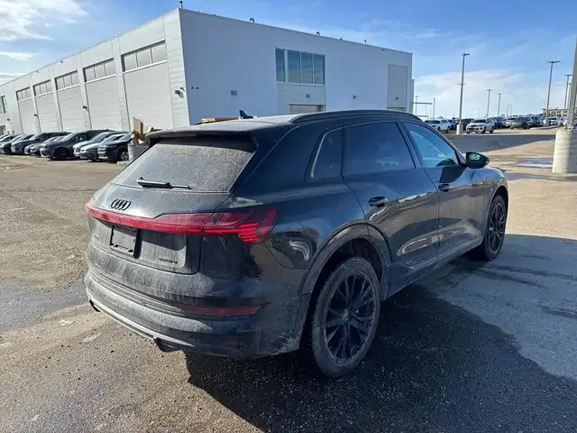 2022 Audi e-tron Progressiv - Photo 4