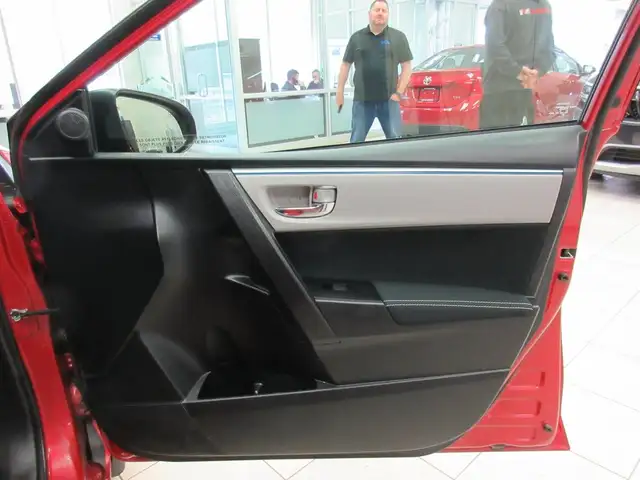 TOYOTA COROLLA 2016 LE AUTOMATIQUE AIR CLIMATISE 93 700 KM SEULE - Photo 12