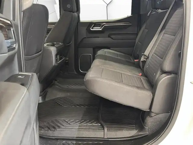 2022 Chevrolet Silverado 1500 4WD Crew Cab 157 LT Trail Boss - Photo 12