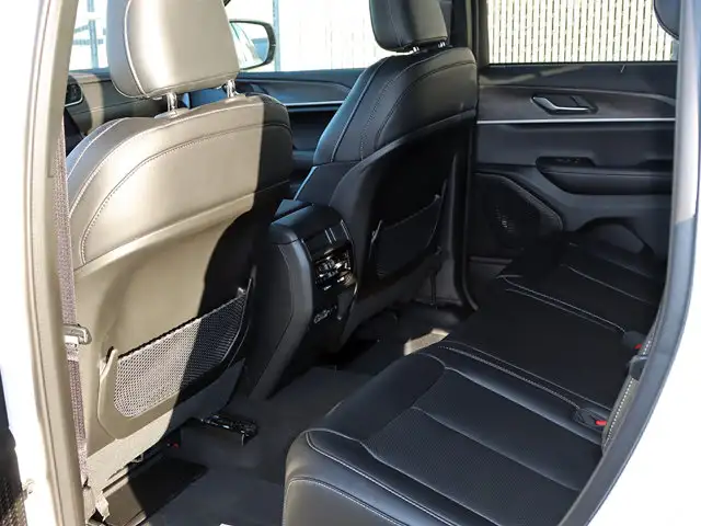 2025 Jeep Grand Cherokee Limited - Photo 23