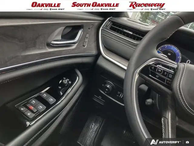 2025 Jeep Grand Cherokee OVERLAND | CLEAN CARFAX | MASSAGE SEATS - Photo 17