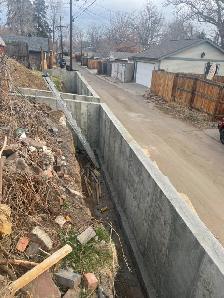 Retaining Wall: Wood, Concrete, Paving stones - Photo 4