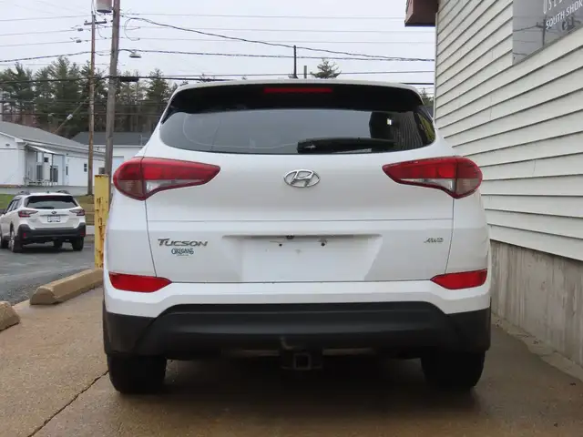 2018 Hyundai Tucson Base - Photo 4