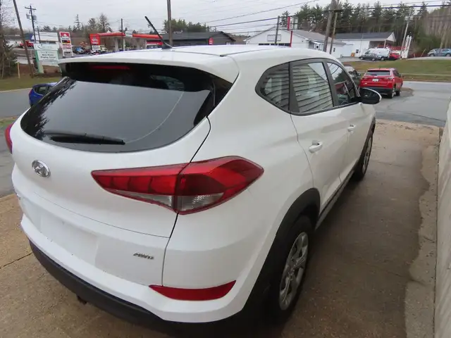 2018 Hyundai Tucson Base - Photo 5