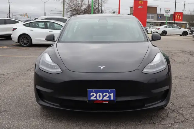 2021 Tesla Model 3 - Photo 2