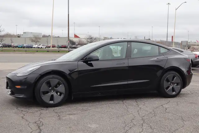 2021 Tesla Model 3 - Photo 3