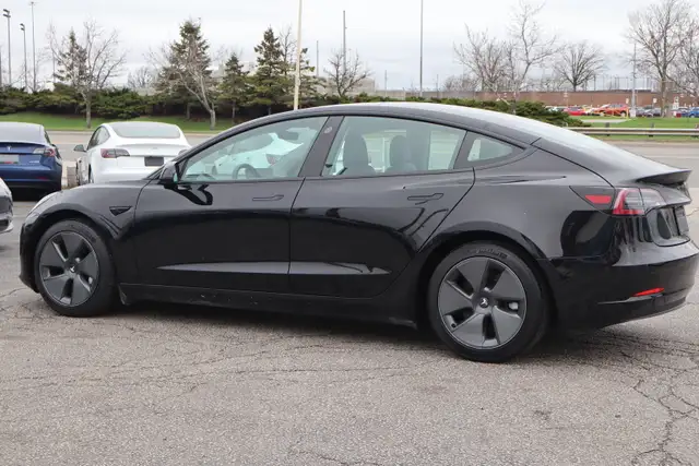 2021 Tesla Model 3 - Photo 5