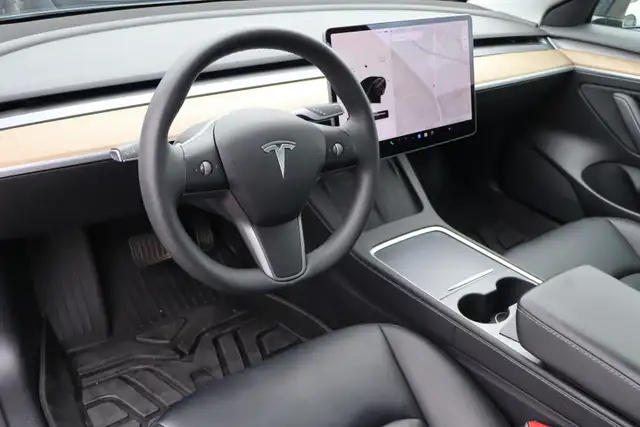 2021 Tesla Model 3 - Photo 9