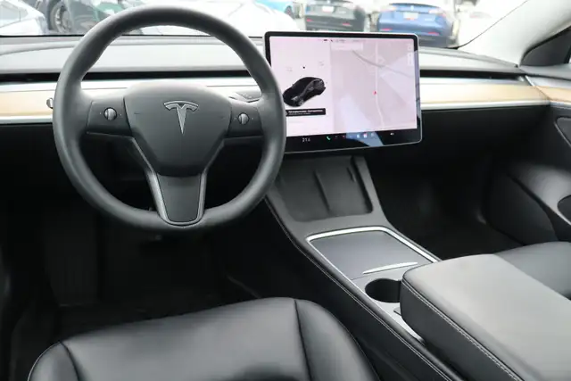 2021 Tesla Model 3 - Photo 10