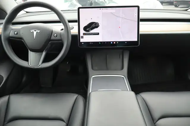 2021 Tesla Model 3 - Photo 11