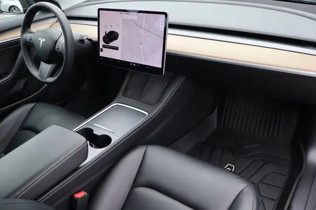 2021 Tesla Model 3 - Photo 12