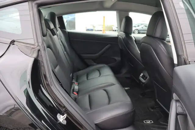 2021 Tesla Model 3 - Photo 15