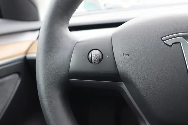 2021 Tesla Model 3 - Photo 25