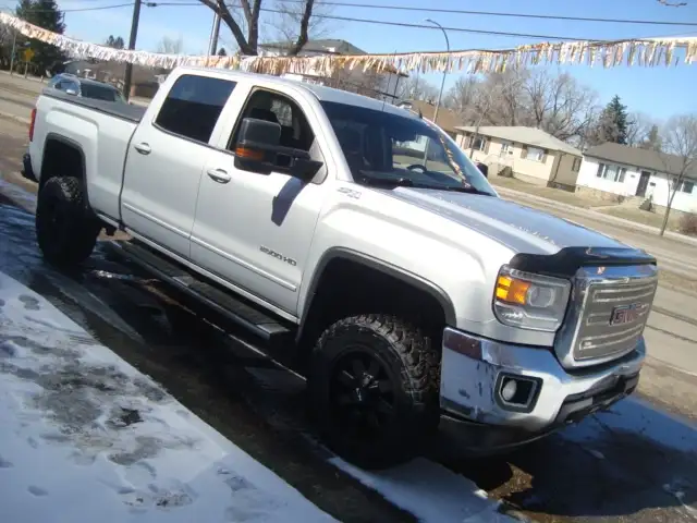2016 GMC Sierra 2500HD 4x4 CREW CAB SLE Z71 - Photo 4