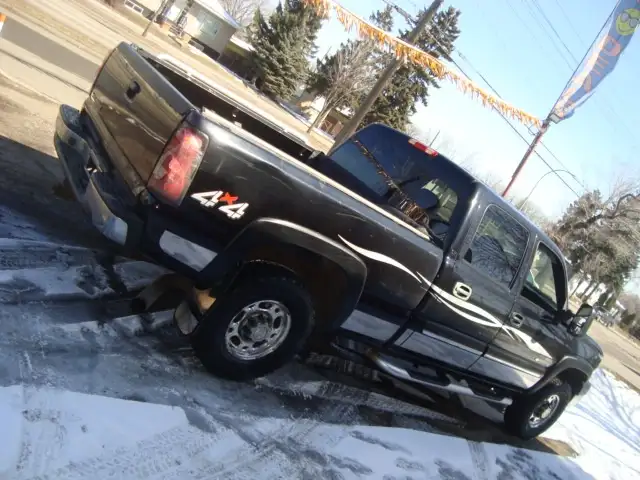2007 Chevrolet Silverado 2500HD Classic 4x4 CREW CAB 6.6L DIESEL - Photo 3