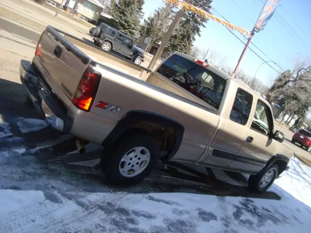 2004 Chevrolet Silverado 1500 EXTENDED CAB 4X4 - Photo 3