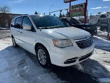 2015 Chrysler Town & Country Touring - Photo 3