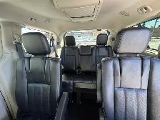 2015 Chrysler Town & Country Touring - Photo 11