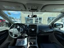 2015 Chrysler Town & Country Touring - Photo 13