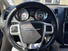 2015 Chrysler Town & Country Touring - Photo 15