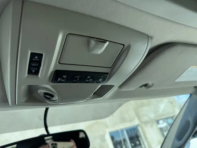 2015 Chrysler Town & Country Touring - Photo 17