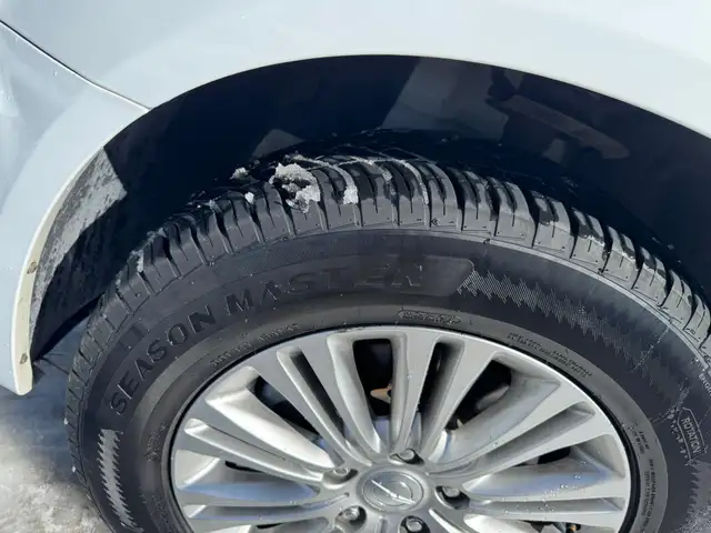 2015 Chrysler Town & Country Touring - Photo 18