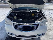 2015 Chrysler Town & Country Touring - Photo 19