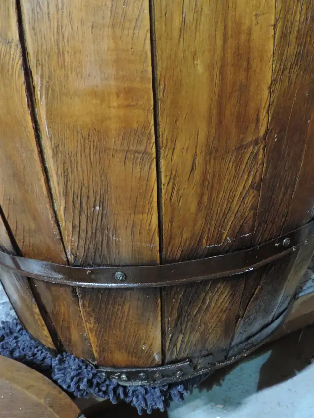 Antique Barrel - Photo 4