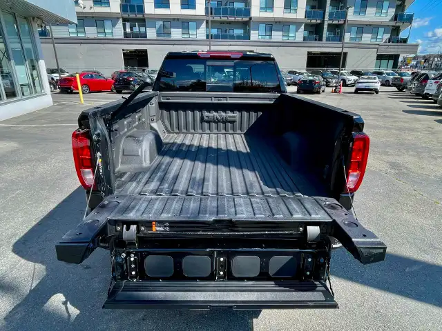 2024 GMC Sierra 1500 4WD Crew Cab 157' Elevation DIESEL LOADED X - Photo 13