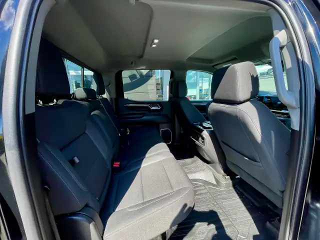 2024 GMC Sierra 1500 4WD Crew Cab 157' Elevation DIESEL LOADED X - Photo 19