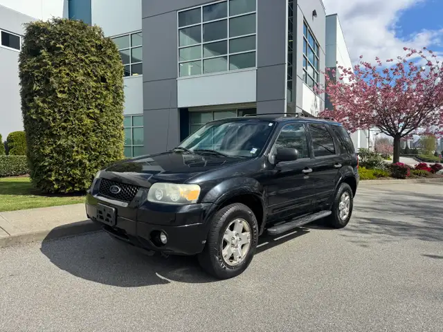 2007 Ford Escape XLT 4WD AUTOMATIC A/C LOCAL BC NO ACCIDENTS