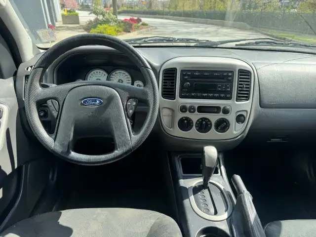 2007 Ford Escape XLT 4WD AUTOMATIC A/C LOCAL BC NO ACCIDENTS - Photo 6