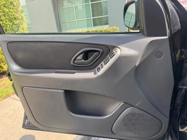 2007 Ford Escape XLT 4WD AUTOMATIC A/C LOCAL BC NO ACCIDENTS - Photo 10