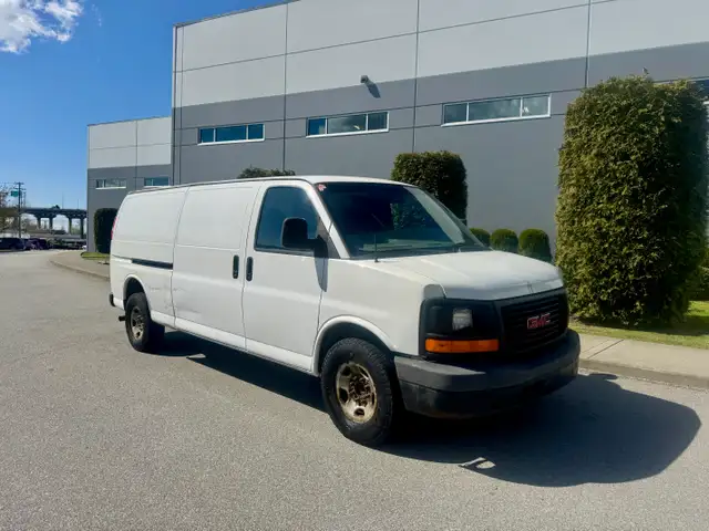 2008 GMC Savana 2500 155 AUTOMATIC LOCAL BC COMMERCIAL VAN - Photo 2