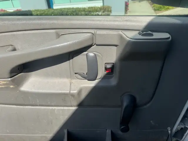 2008 GMC Savana 2500 155 AUTOMATIC LOCAL BC COMMERCIAL VAN - Photo 9