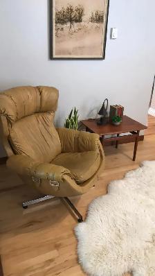 Mid century. TEAK TECK Table d'appoint / Fauteuil pivotant vinta