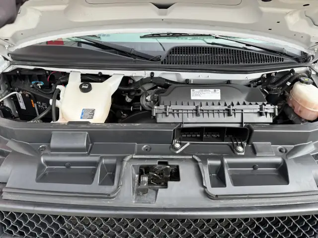 2021 Chevrolet Express - Photo 16