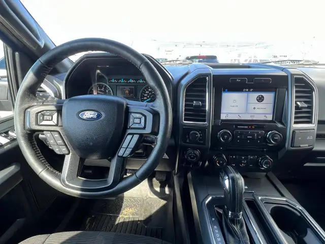 2016 Ford F-150 XLT Crew Cab 5.0L V8 - Photo 17