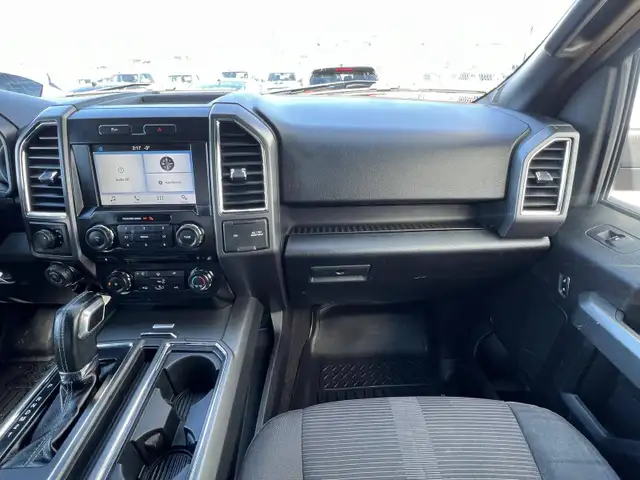 2016 Ford F-150 XLT Crew Cab 5.0L V8 - Photo 18